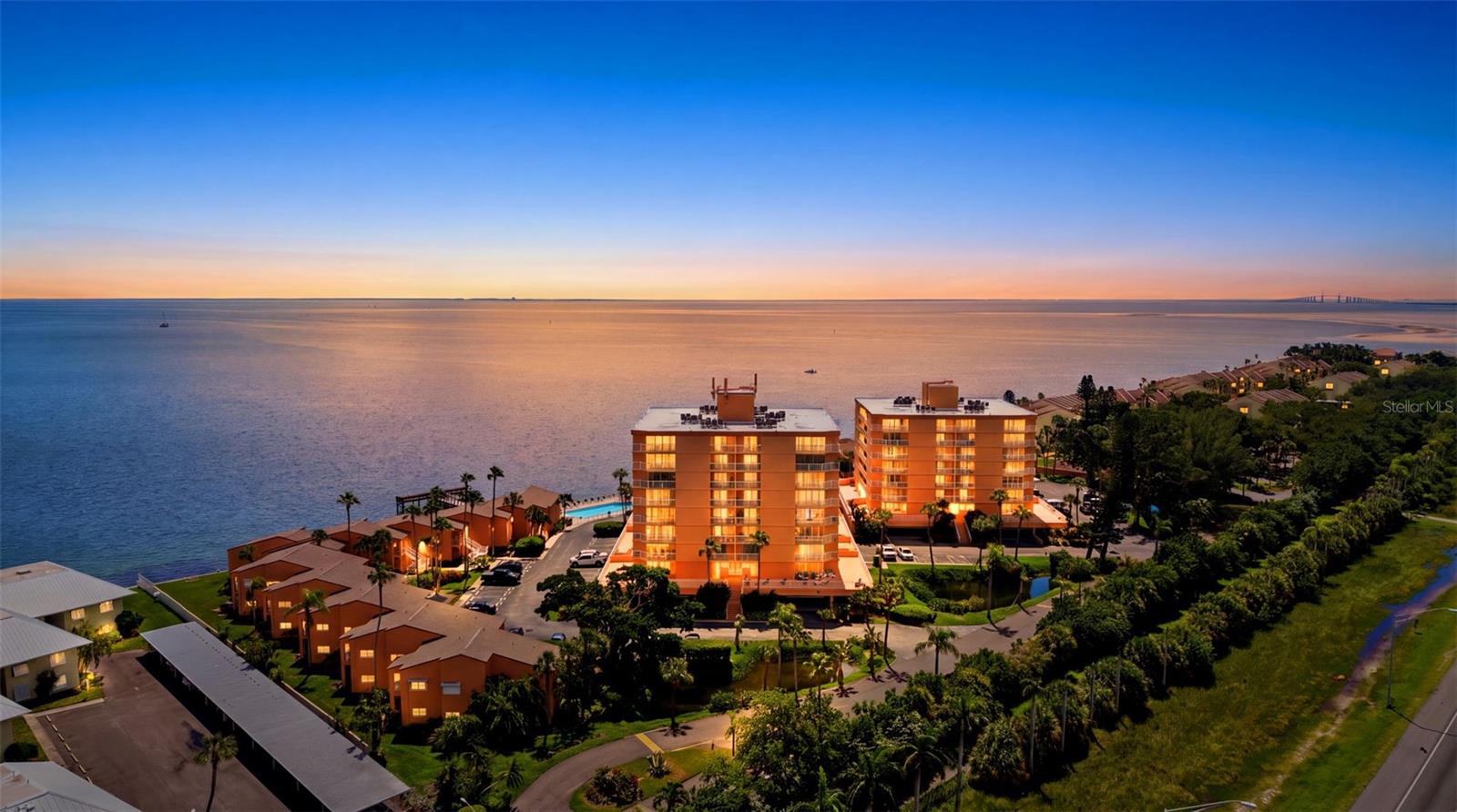 7430 SUNSHINE SKYWAY LANE S, #901, St Petersburg, FL 33711