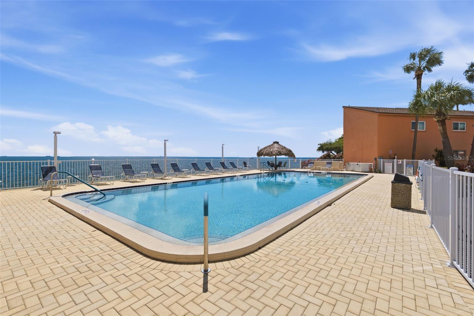 7430 SUNSHINE SKYWAY LANE S, #901, St Petersburg, FL 33711