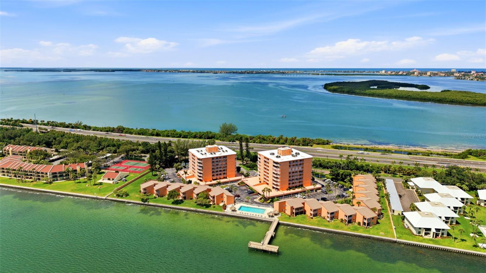 7430 SUNSHINE SKYWAY LANE S, #901, St Petersburg, FL 33711