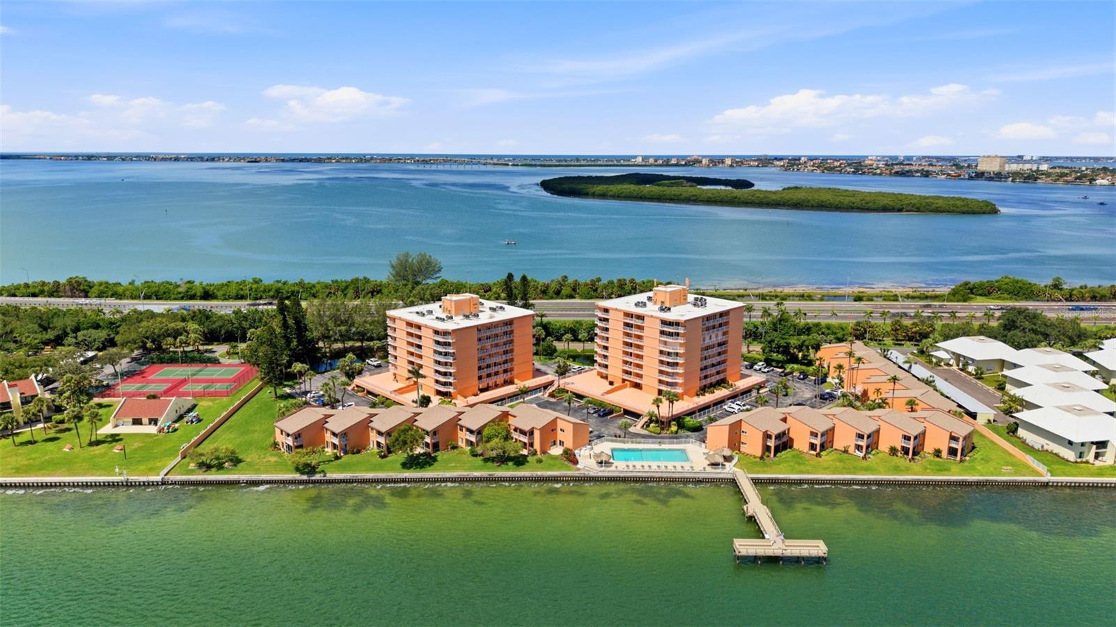 7430 SUNSHINE SKYWAY LANE S, #901, St Petersburg, FL 33711