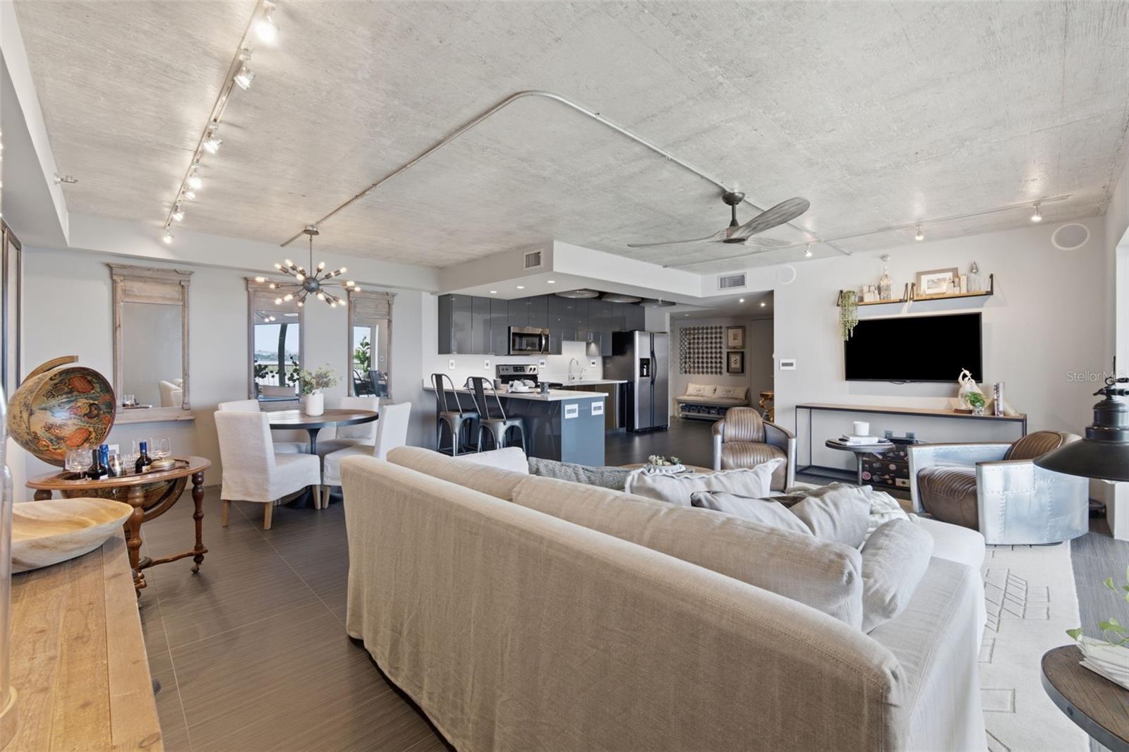 7430 SUNSHINE SKYWAY LANE S, #901, St Petersburg, FL 33711