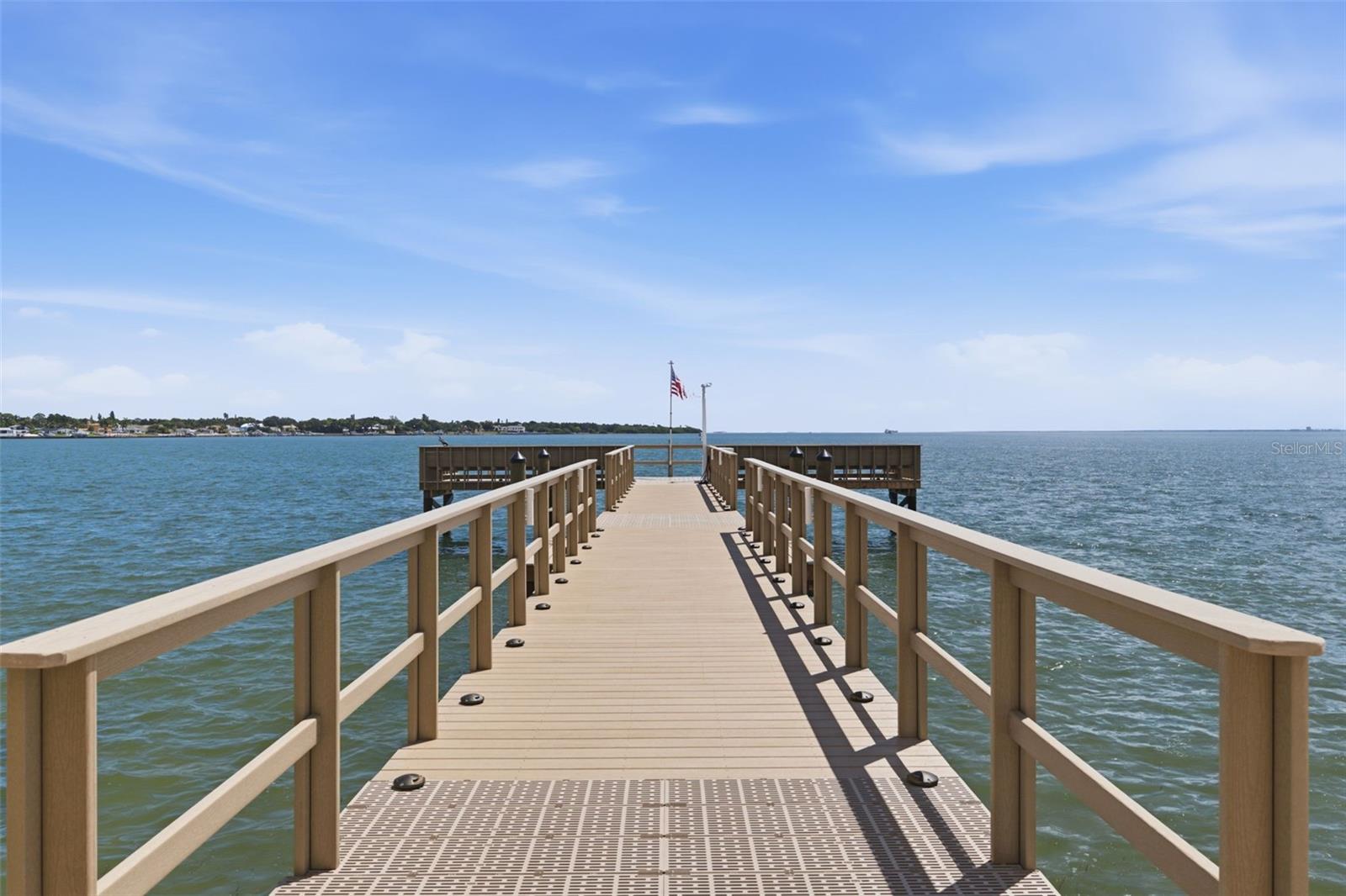 7430 SUNSHINE SKYWAY LANE S, #901, St Petersburg, FL 33711
