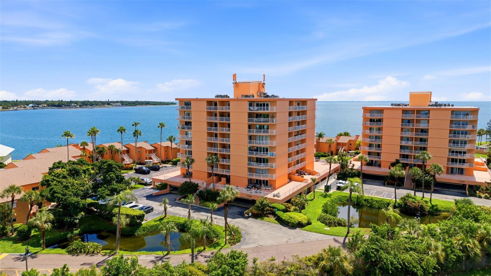 7430 SUNSHINE SKYWAY LANE S, #901, St Petersburg, FL 33711