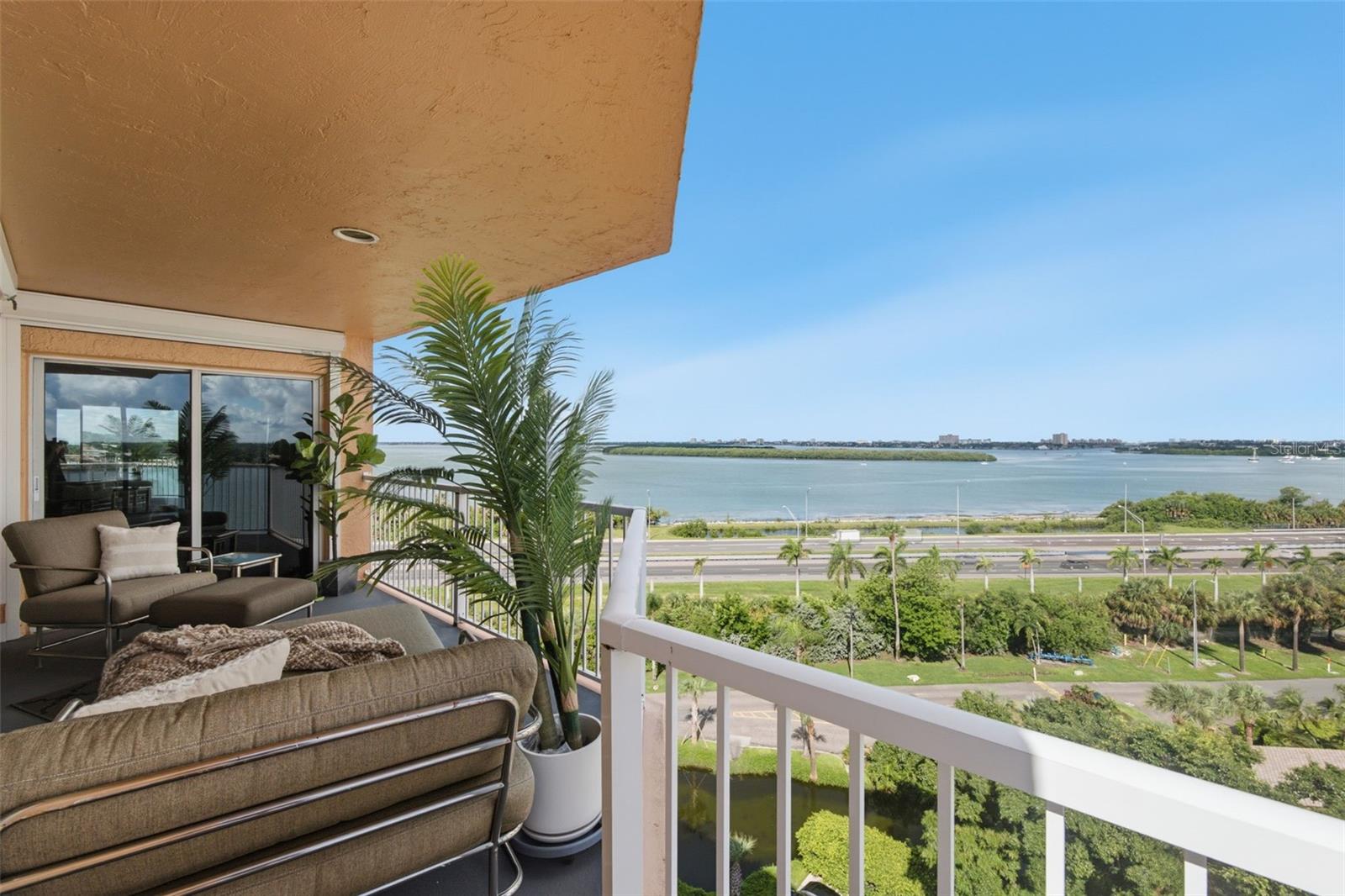 7430 SUNSHINE SKYWAY LANE S, #901, St Petersburg, FL 33711