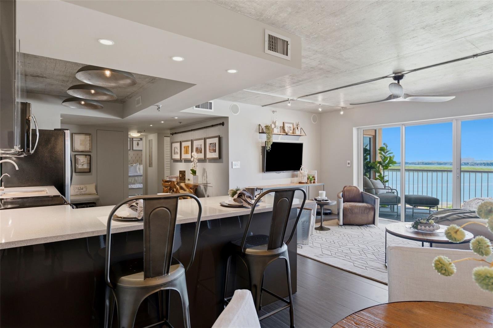 7430 SUNSHINE SKYWAY LANE S, #901, St Petersburg, FL 33711