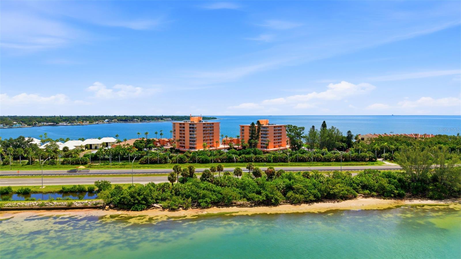 7430 SUNSHINE SKYWAY LANE S, #901, St Petersburg, FL 33711