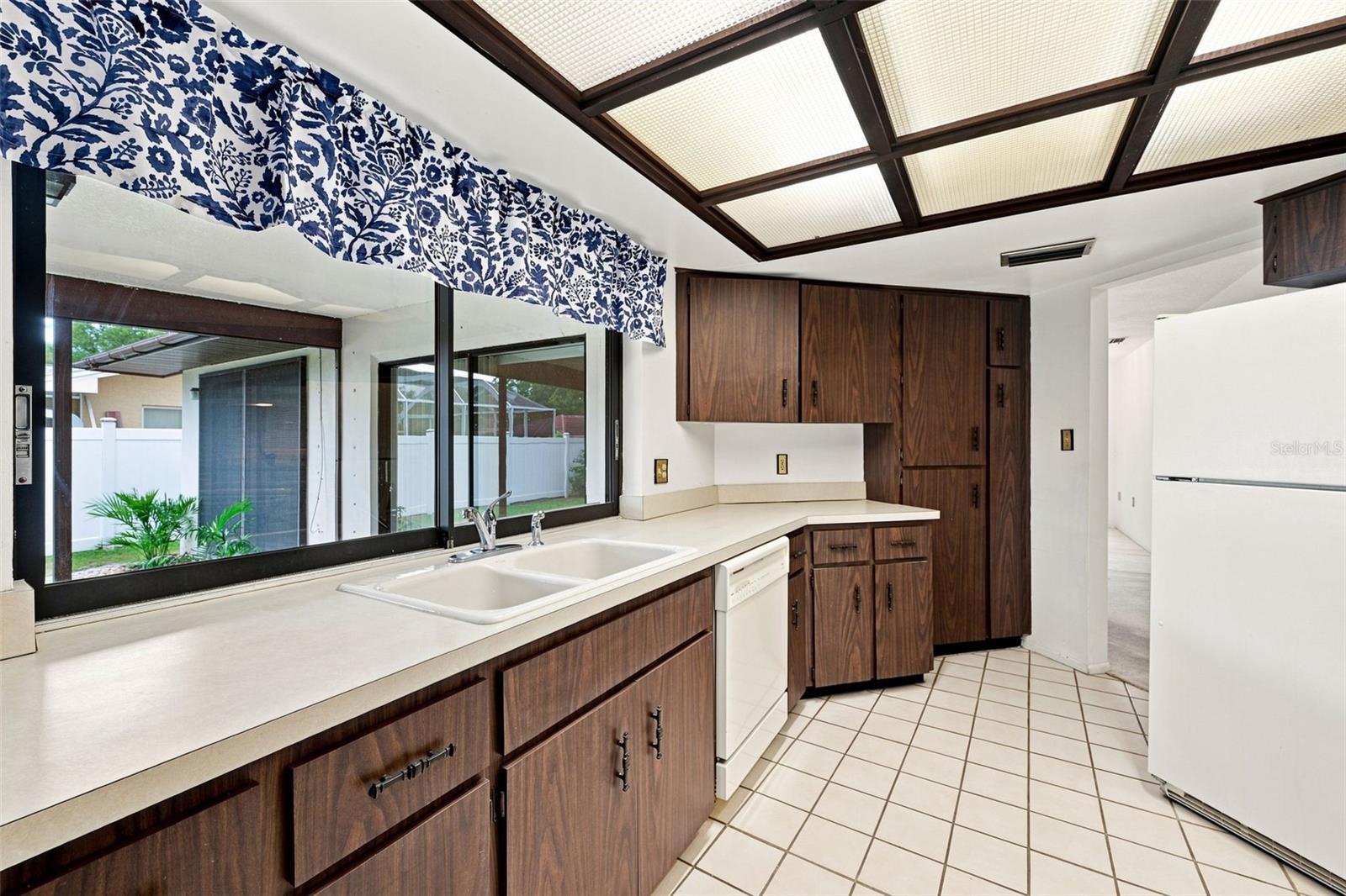 203 HILLCREST DRIVE, Safety Harbor, FL 34695