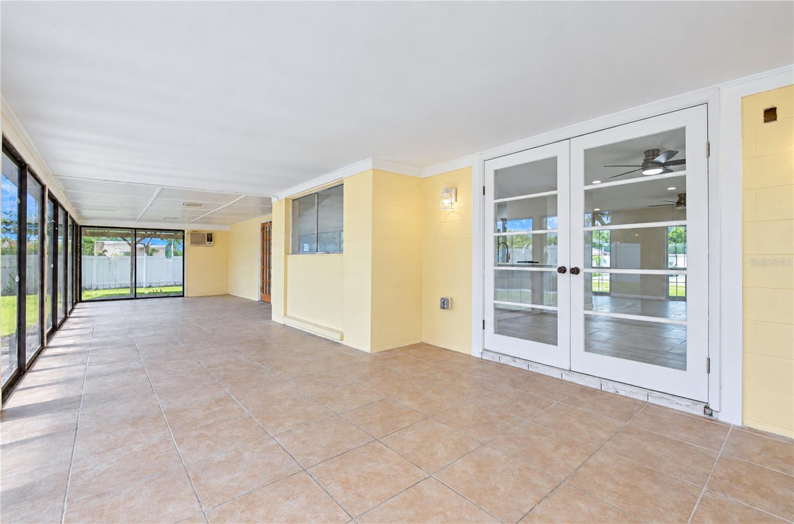 8013 W ELM STREET, Tampa, FL 33615