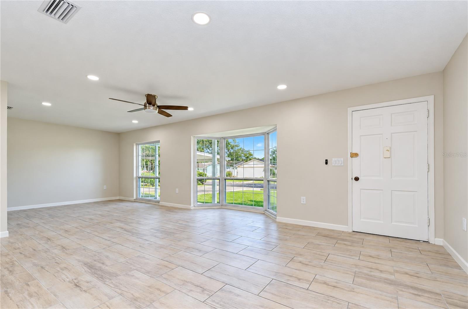 8013 W ELM STREET, Tampa, FL 33615