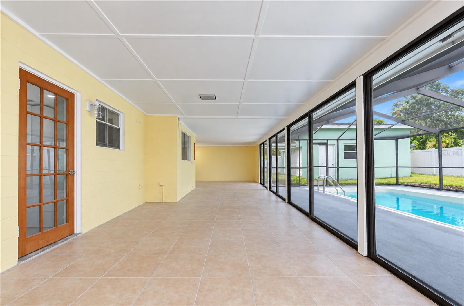 8013 W ELM STREET, Tampa, FL 33615