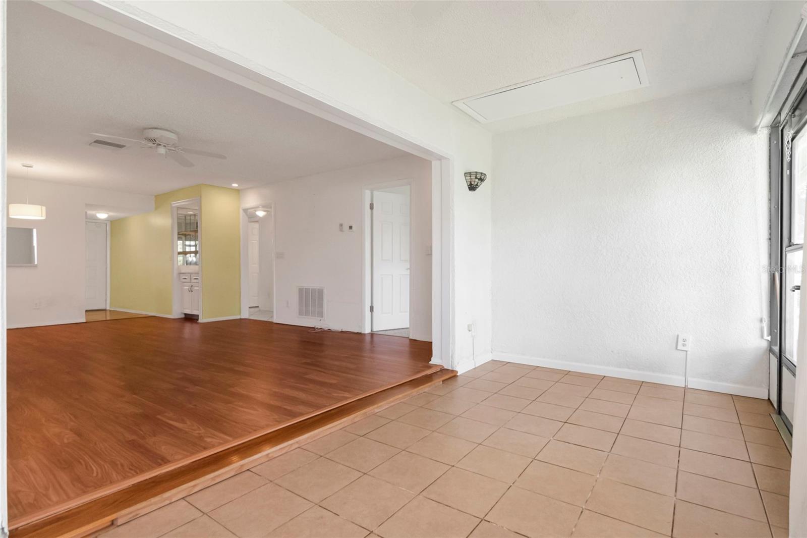2569 LAURELWOOD DRIVE, #11B, Clearwater, FL 33763