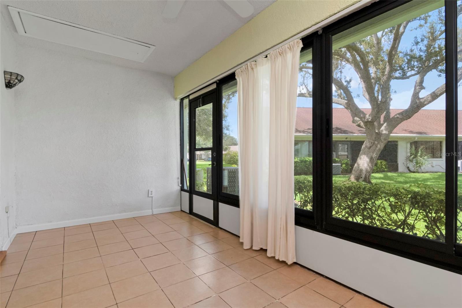 2569 LAURELWOOD DRIVE, #11B, Clearwater, FL 33763