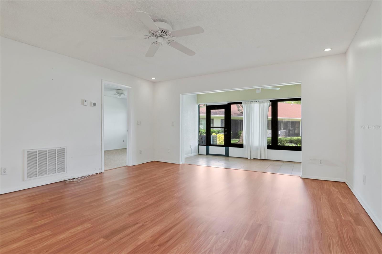 2569 LAURELWOOD DRIVE, #11B, Clearwater, FL 33763