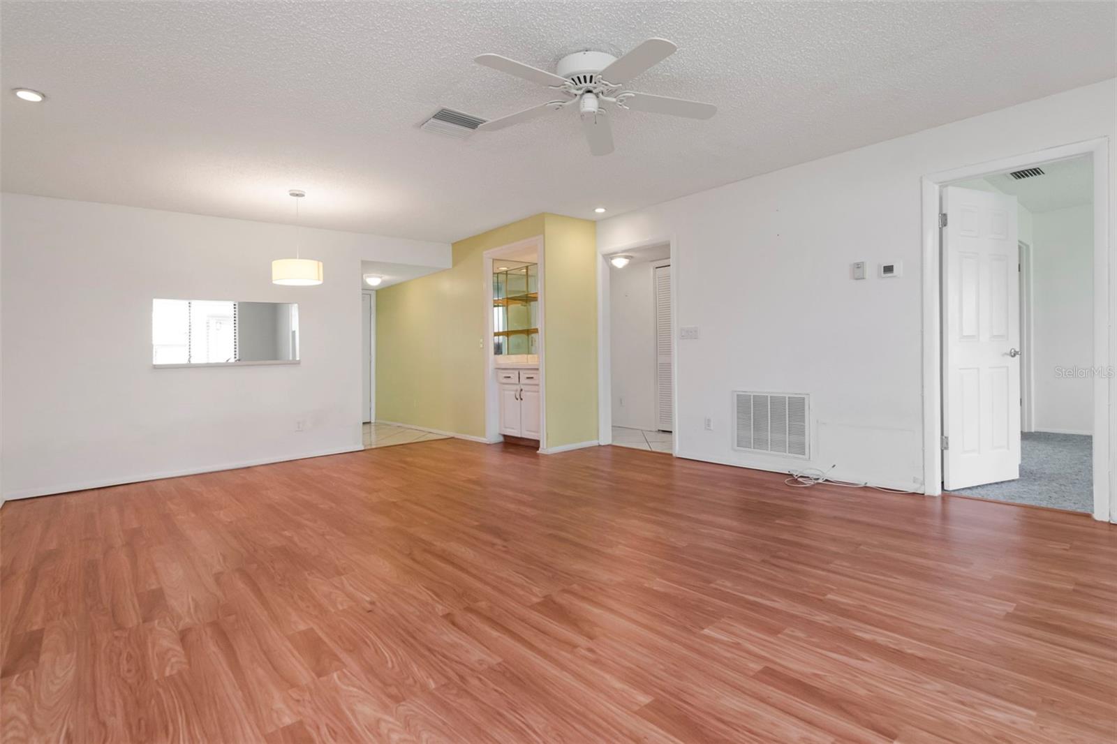 2569 LAURELWOOD DRIVE, #11B, Clearwater, FL 33763