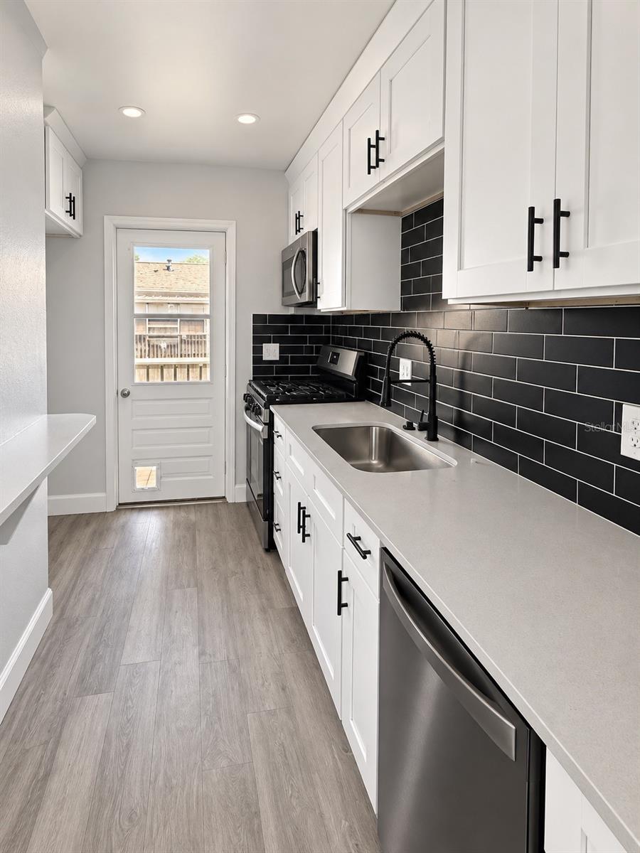 5925 TERRACE PARK DR N, #209, St Petersburg, FL 33709