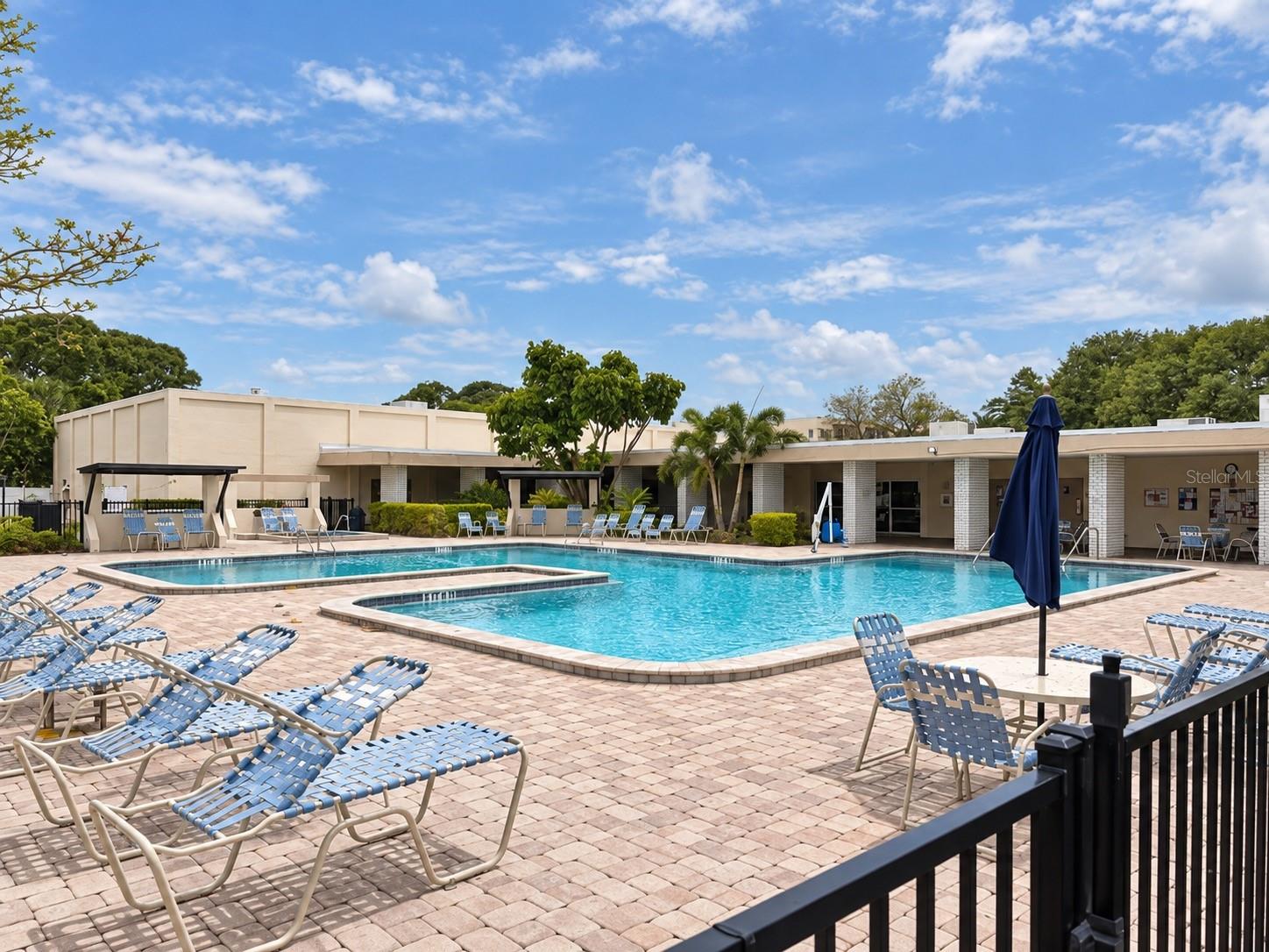 5925 TERRACE PARK DR N, #209, St Petersburg, FL 33709