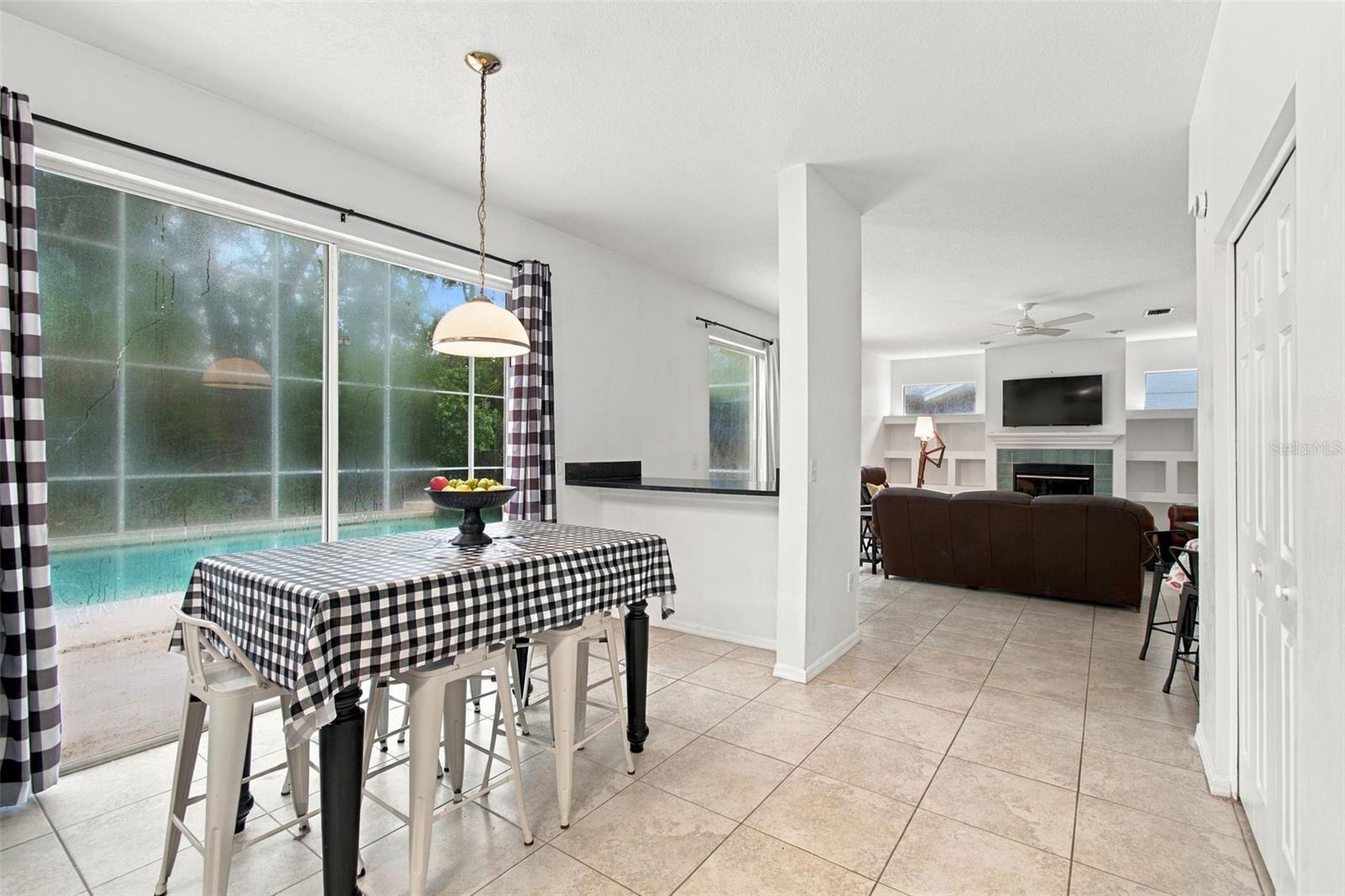 Eat In Kitchen Table area