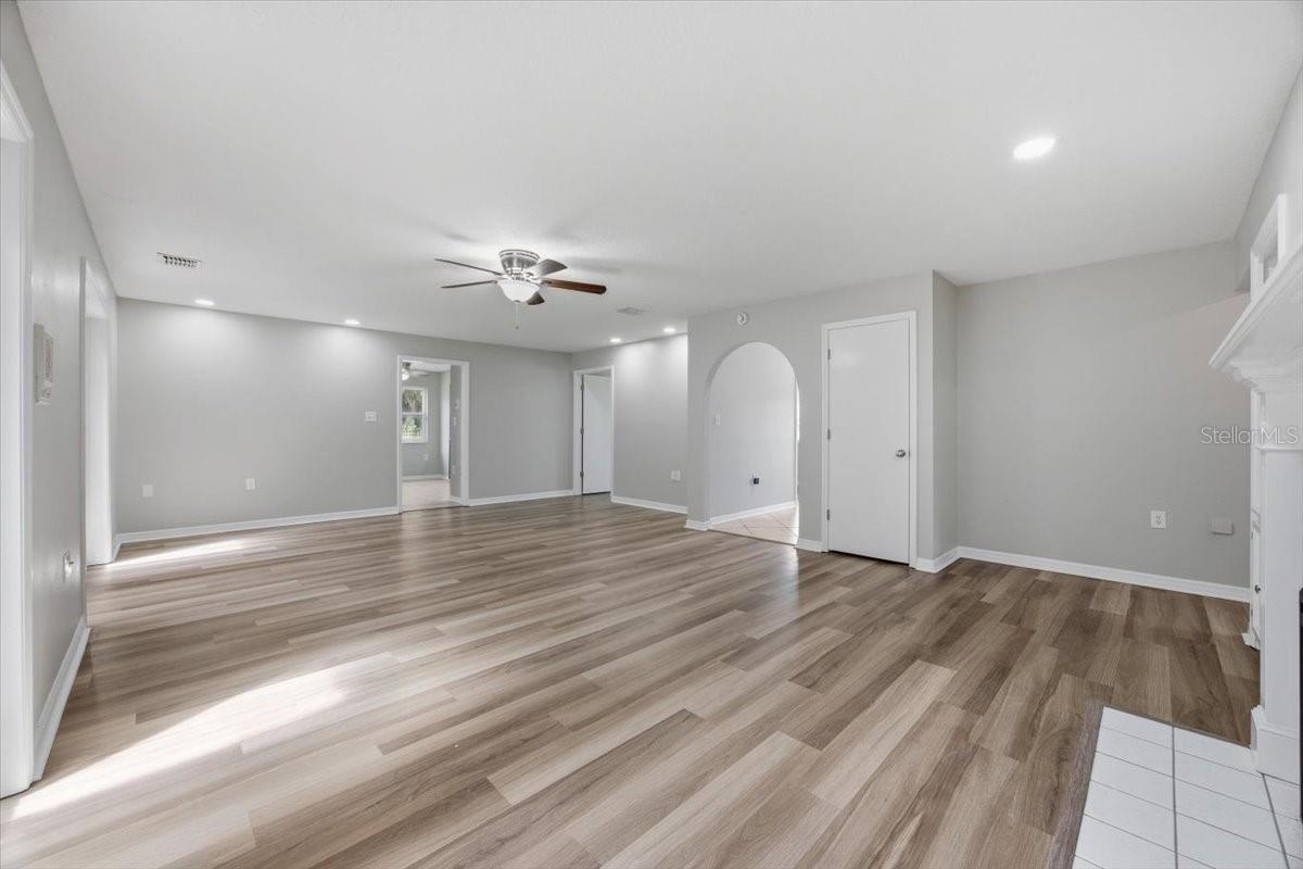 3717 FUTCH LOOP, Plant City, FL 33566