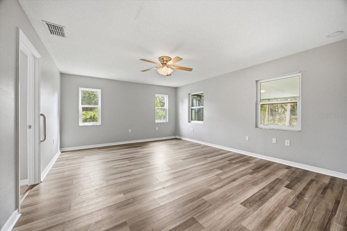 3717 FUTCH LOOP, Plant City, FL 33566