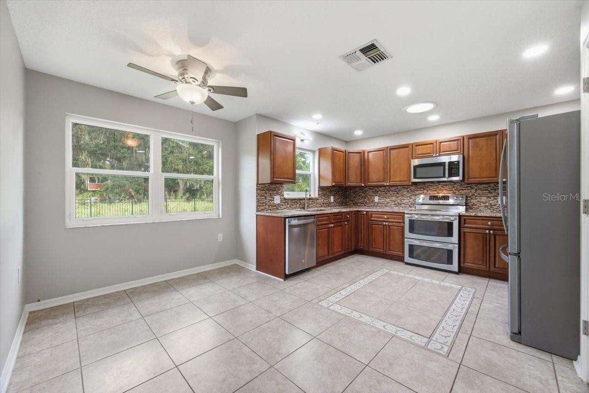 3717 FUTCH LOOP, Plant City, FL 33566