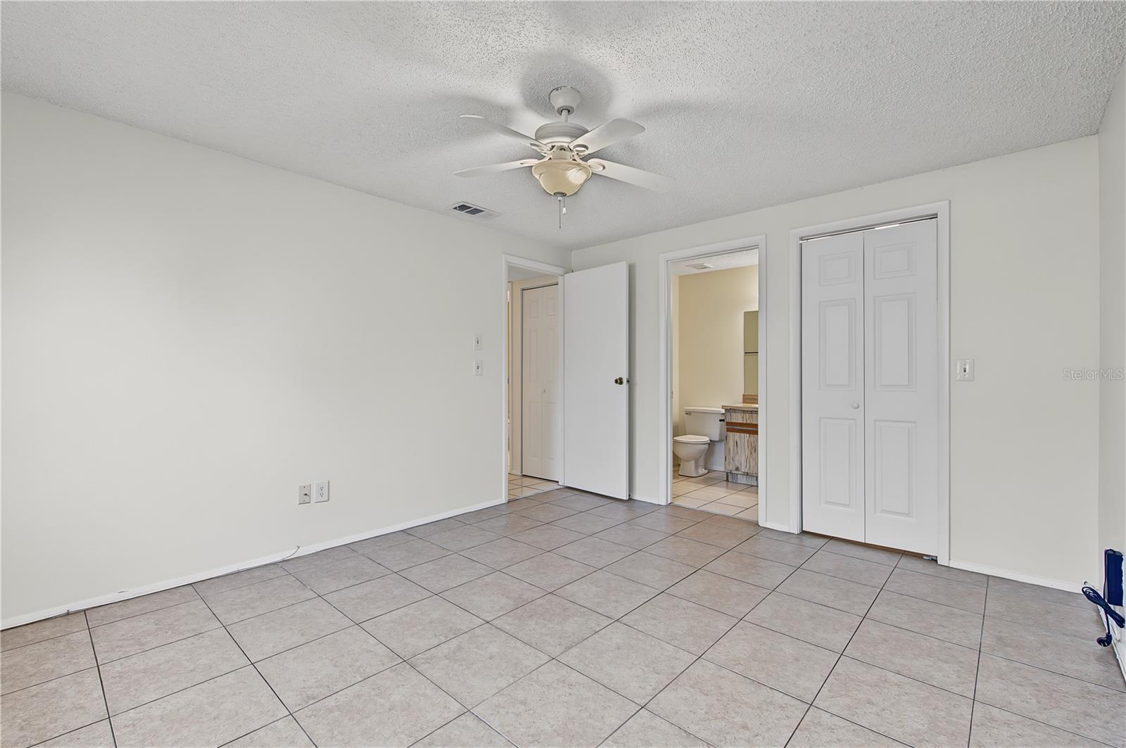 127 CAMPHOR DRIVE, #E, Oldsmar, FL 34677
