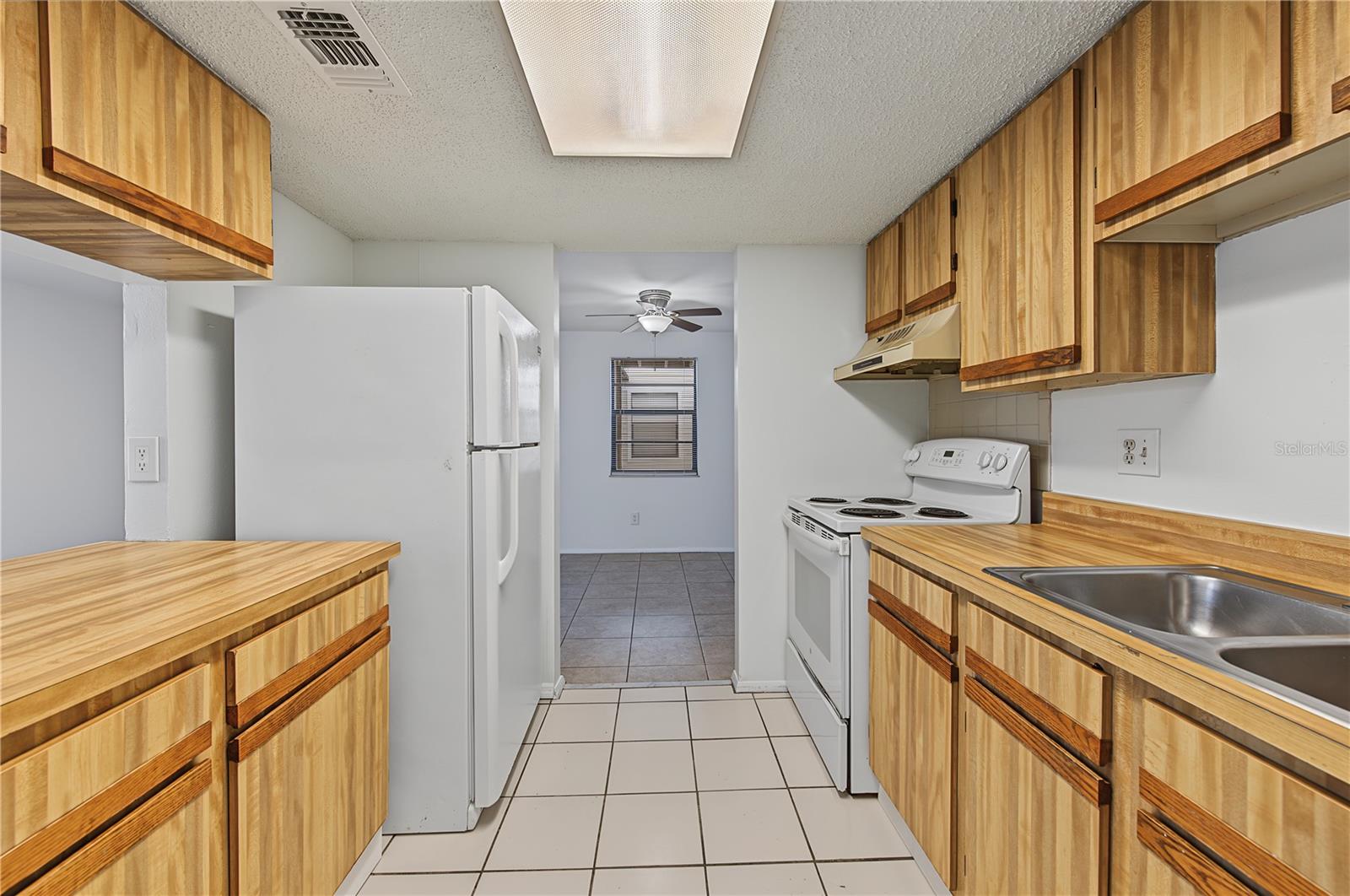 127 CAMPHOR DRIVE, #E, Oldsmar, FL 34677