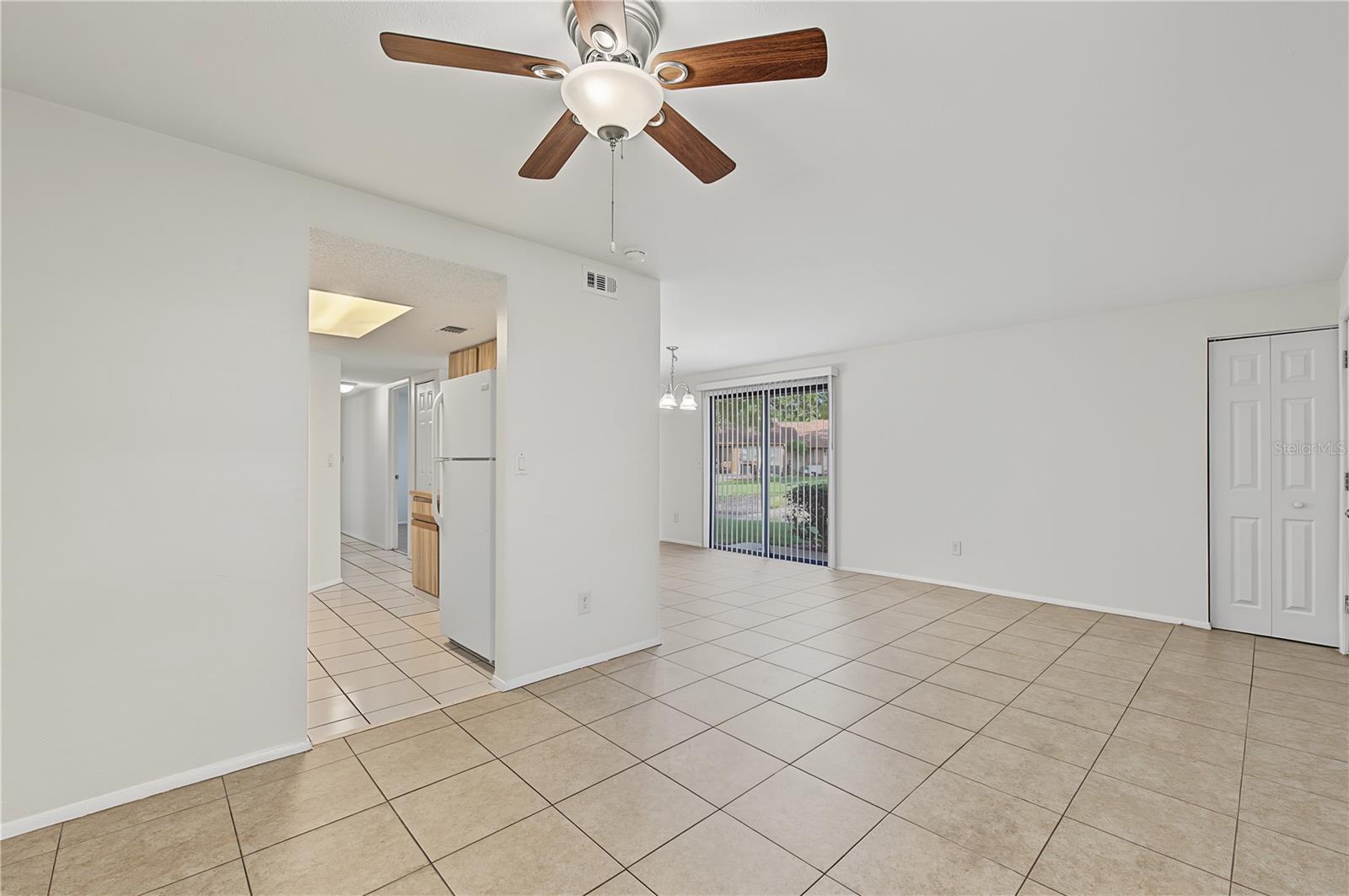 127 CAMPHOR DRIVE, #E, Oldsmar, FL 34677 127 CAMPHOR DRIVE, #E, Oldsmar, FL 34677