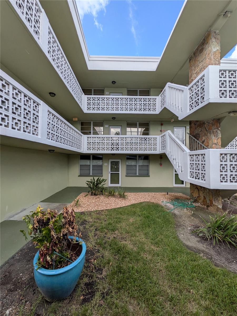 4885 1ST STREET NE, #216, St Petersburg, FL 33703