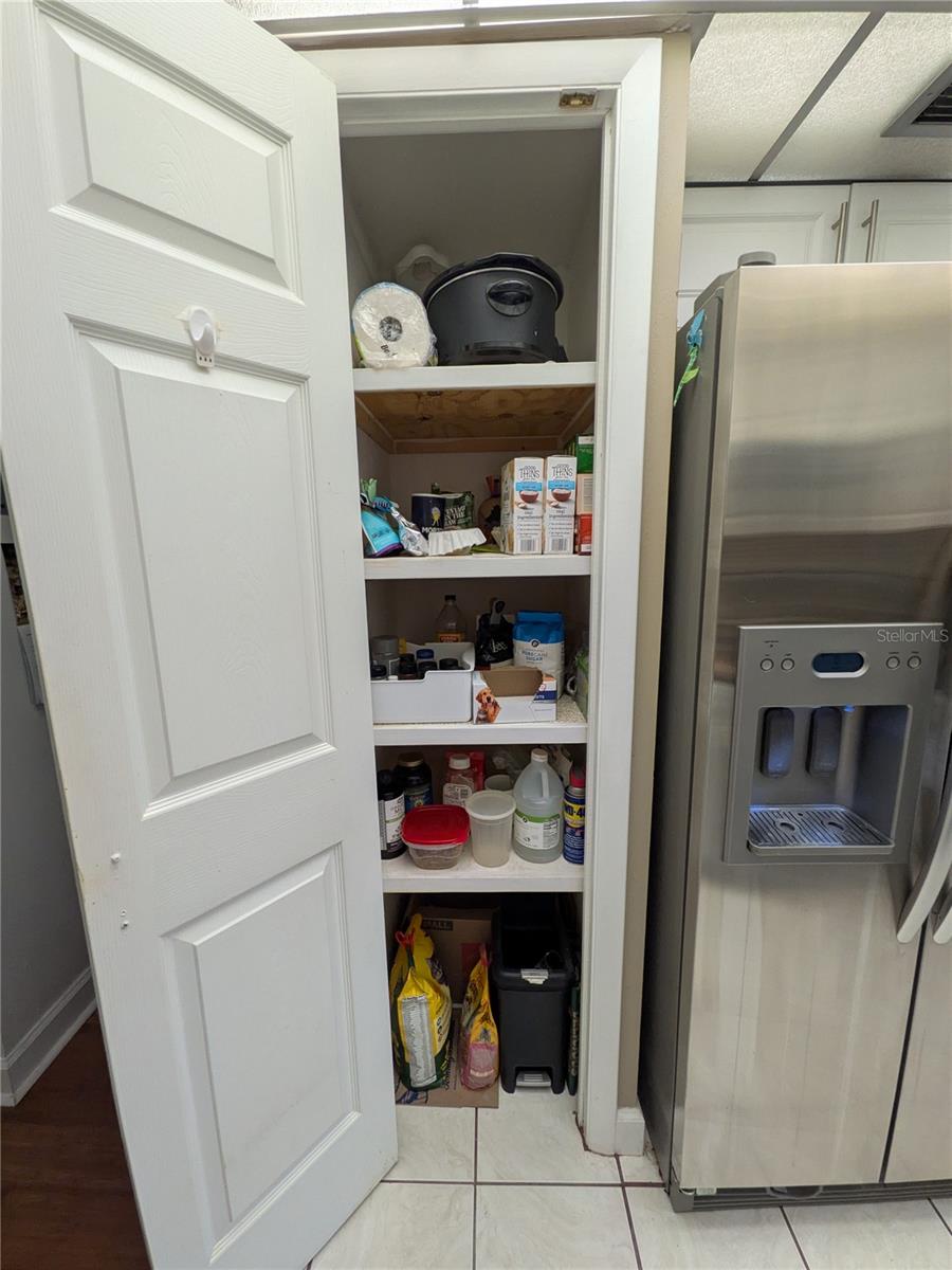 Kitchen pantry