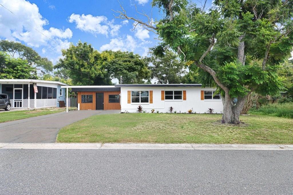 124 EDGEWATER DRIVE, Winter Haven, FL 33881