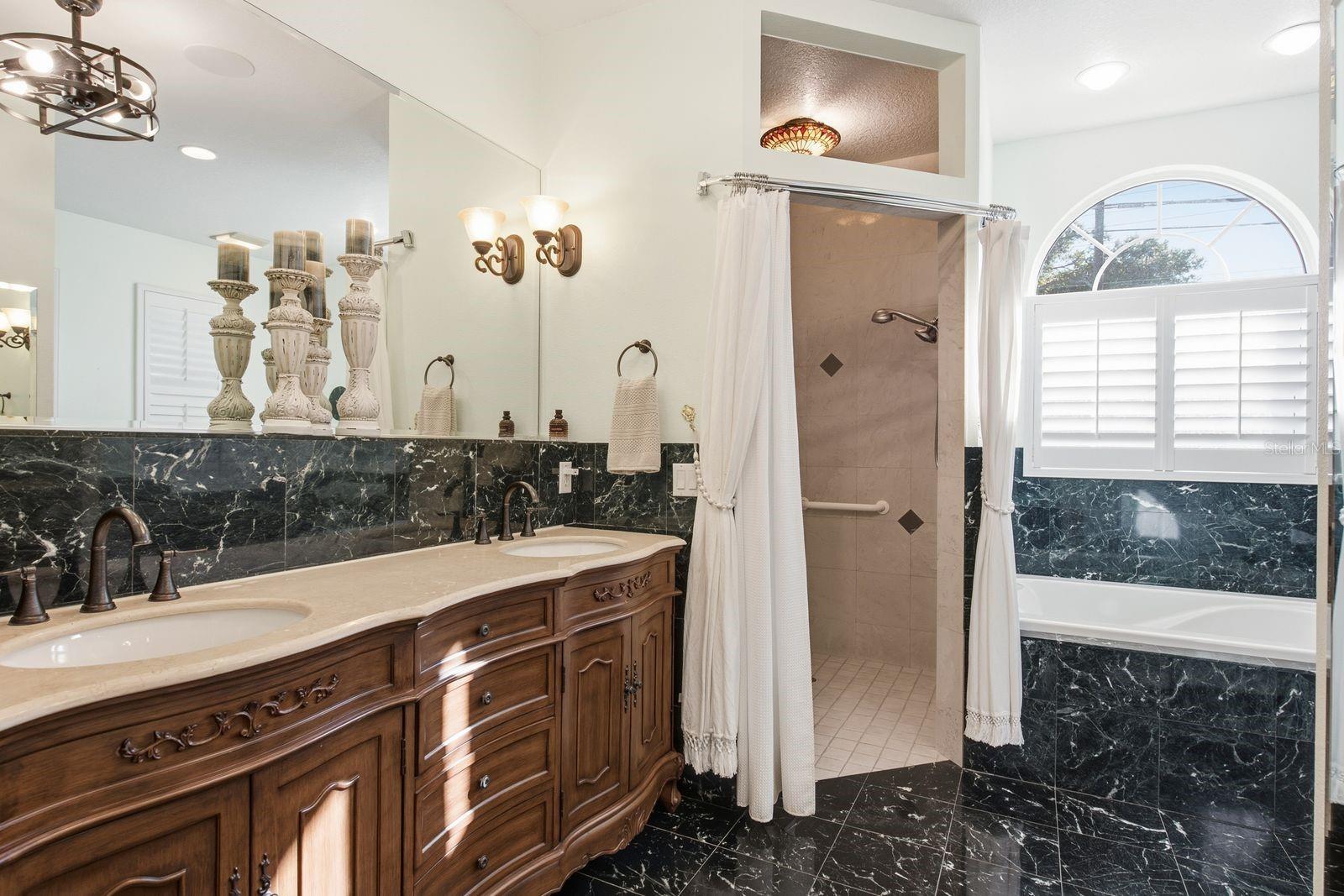 580 S FLORIDA AVENUE, Tarpon Springs, FL 34689