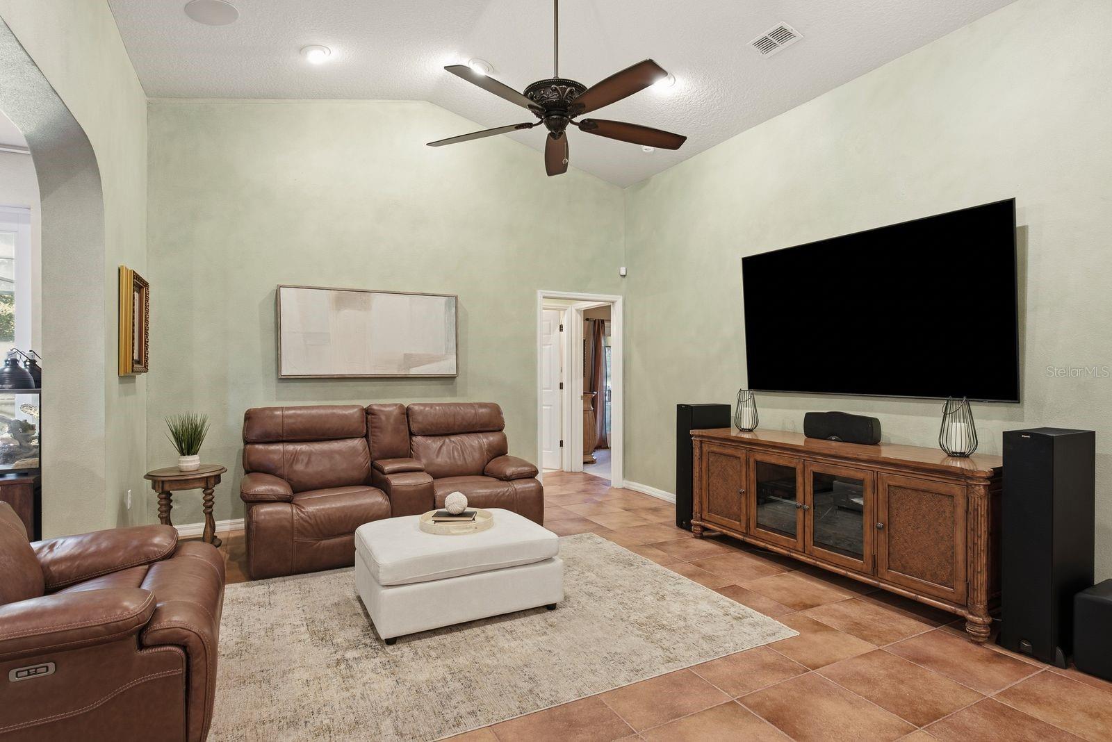 580 S FLORIDA AVENUE, Tarpon Springs, FL 34689