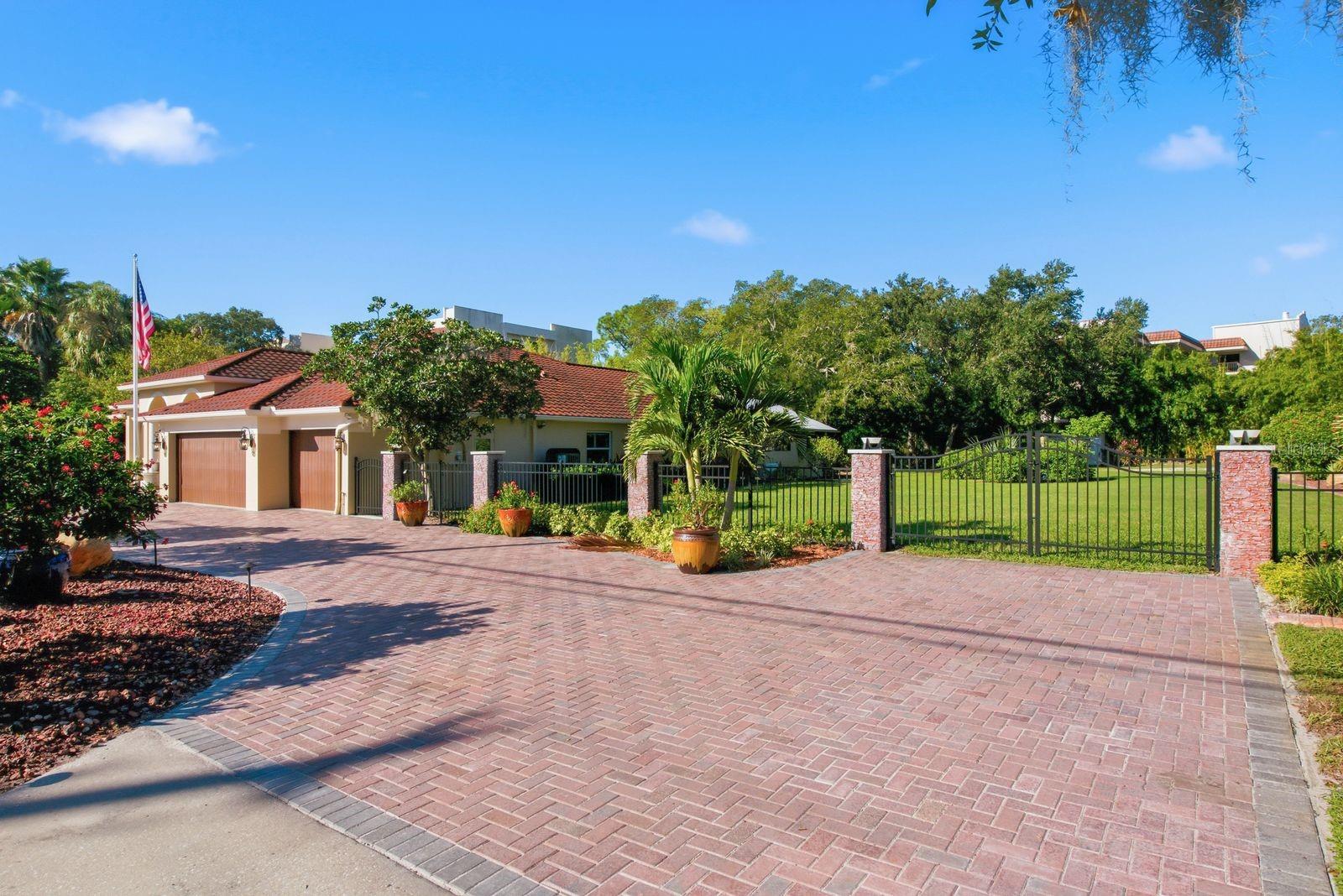580 S FLORIDA AVENUE, Tarpon Springs, FL 34689