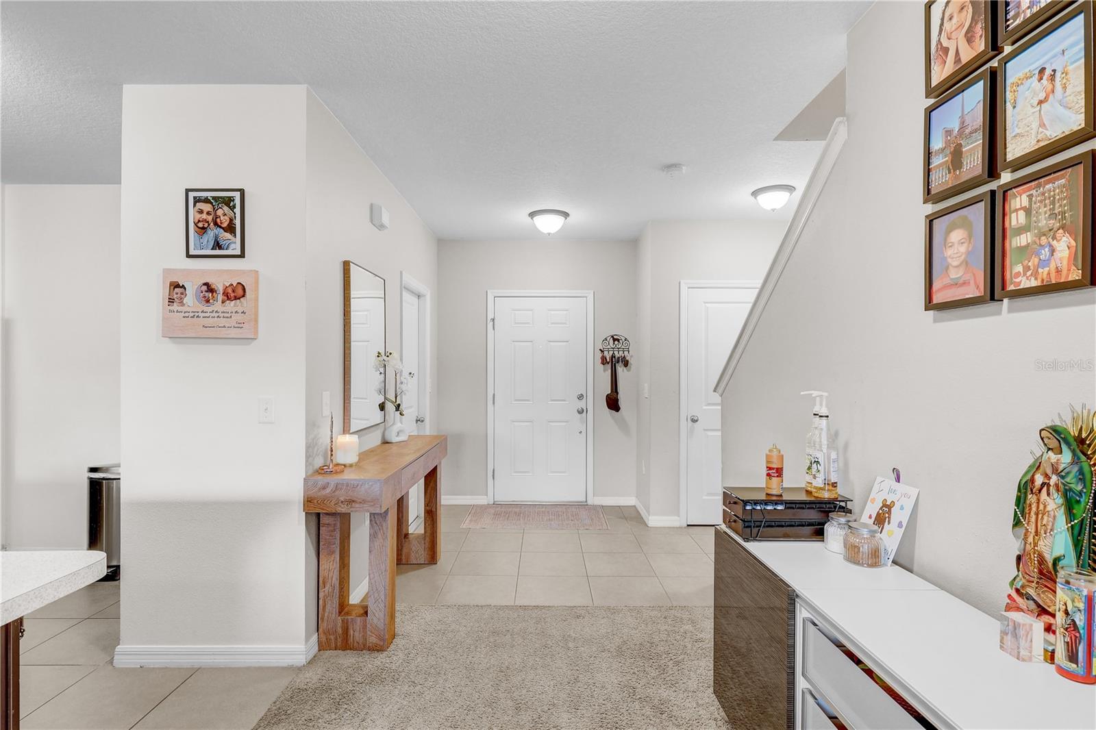 9904 HOUND CHASE DRIVE, Gibsonton, FL 33534 9904 HOUND CHASE DRIVE, Gibsonton, FL 33534