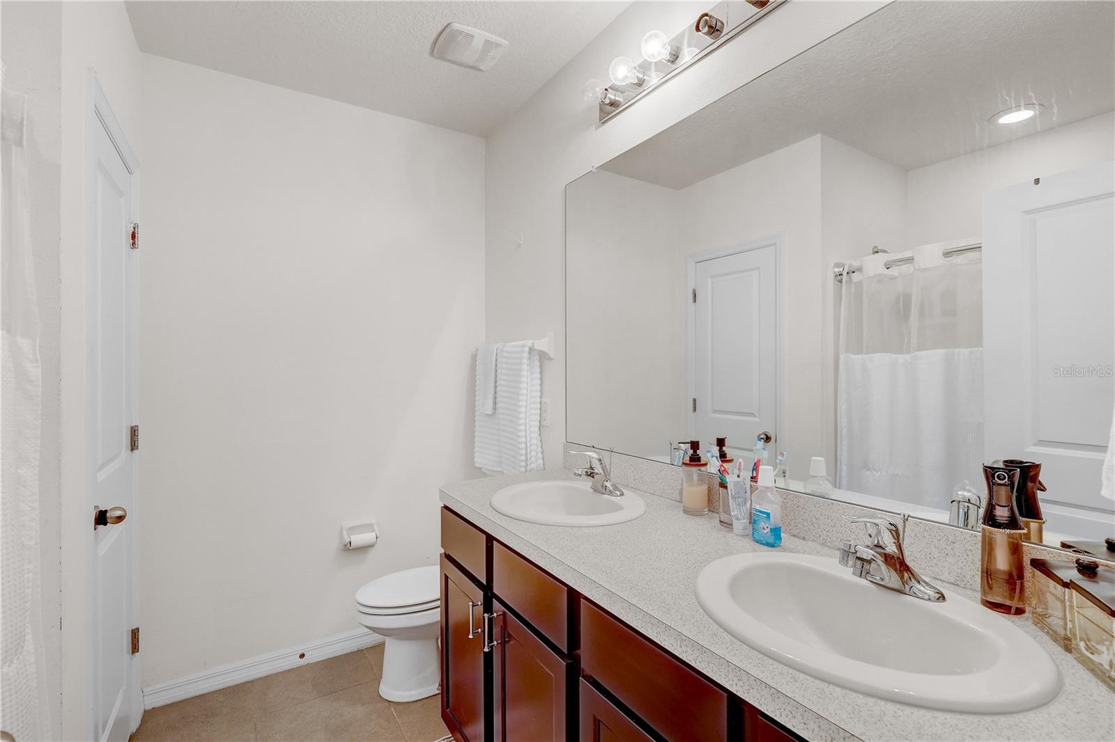 9904 HOUND CHASE DRIVE, Gibsonton, FL 33534