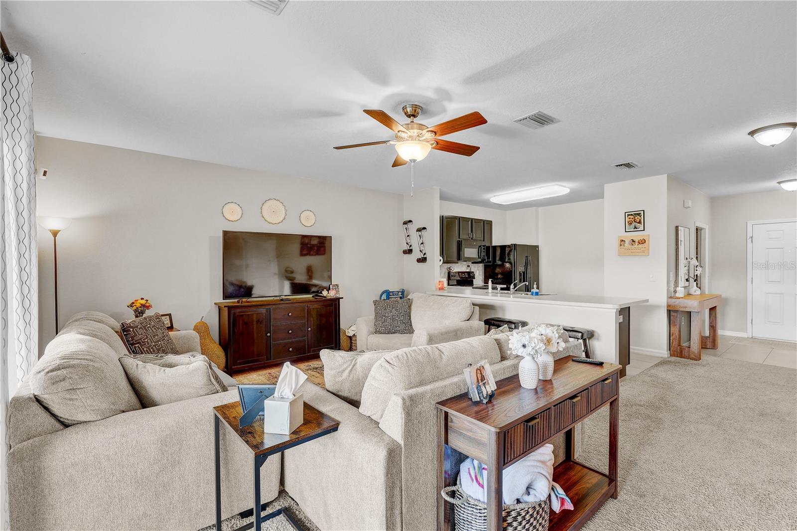 9904 HOUND CHASE DRIVE, Gibsonton, FL 33534 9904 HOUND CHASE DRIVE, Gibsonton, FL 33534