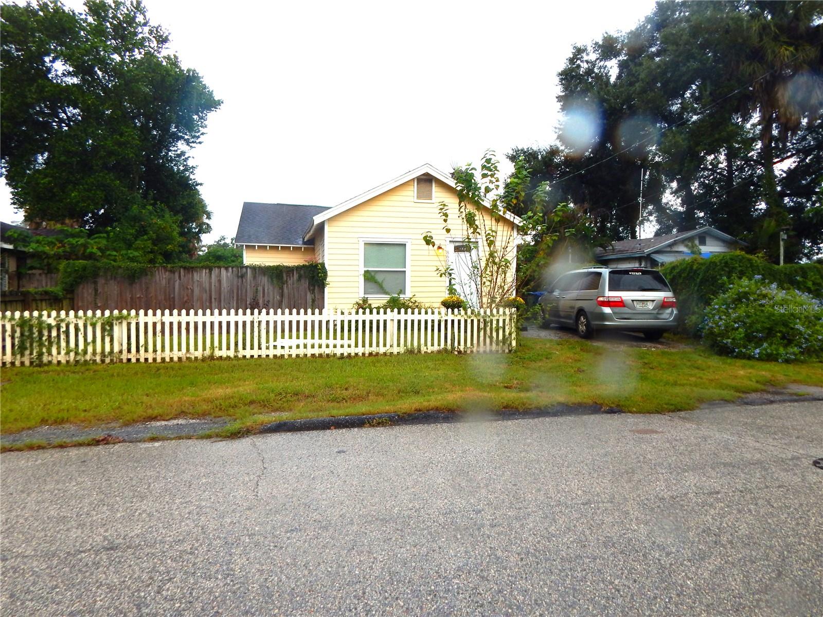 8608 N 9TH STREET, Tampa, FL 33604 8608 N 9TH STREET, Tampa, FL 33604