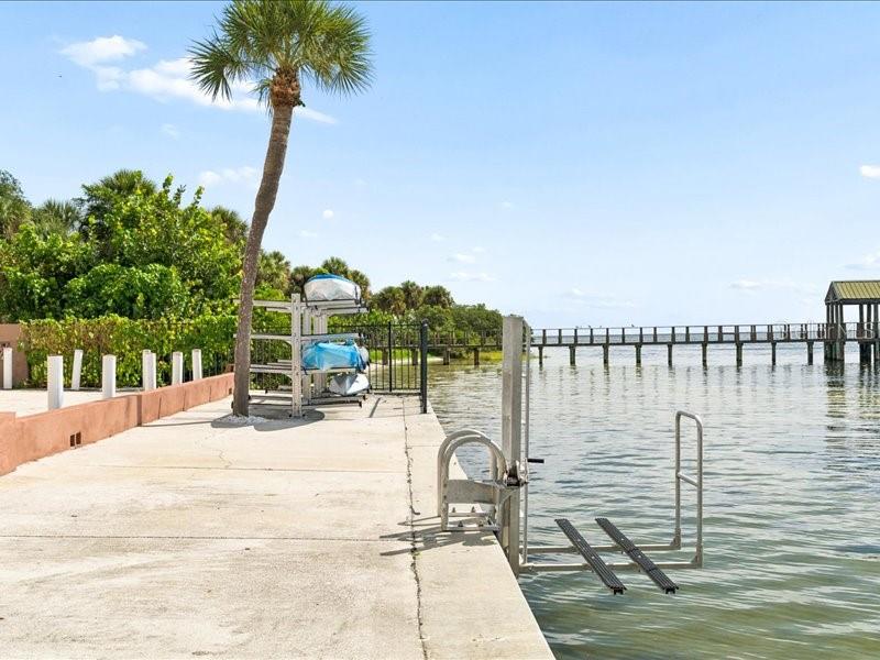650 PINELLAS POINT DRIVE S, #240, St Petersburg, FL 33705