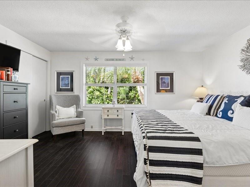 650 PINELLAS POINT DRIVE S, #240, St Petersburg, FL 33705