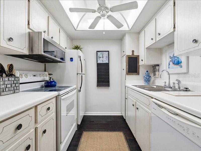 650 PINELLAS POINT DRIVE S, #240, St Petersburg, FL 33705