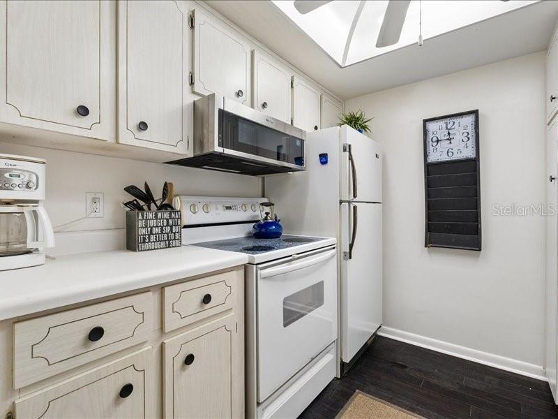 650 PINELLAS POINT DRIVE S, #240, St Petersburg, FL 33705