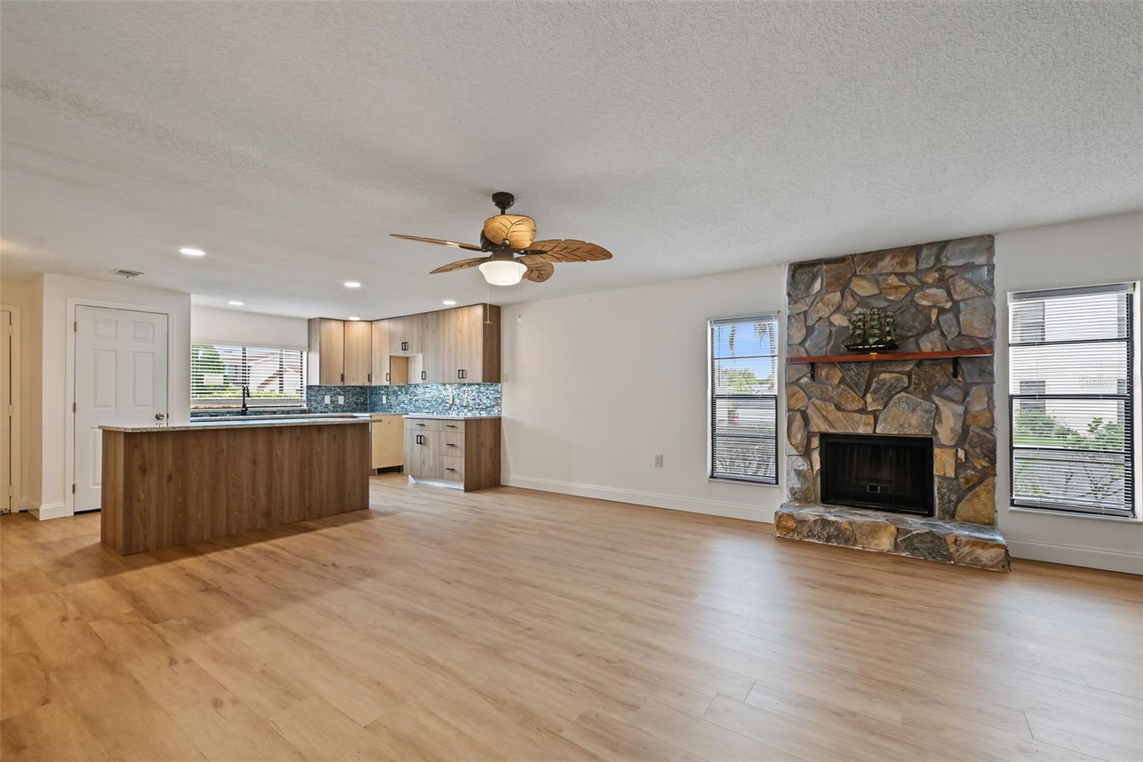9930 EAGLES POINT CIRCLE, #1, Port Richey, FL 34668