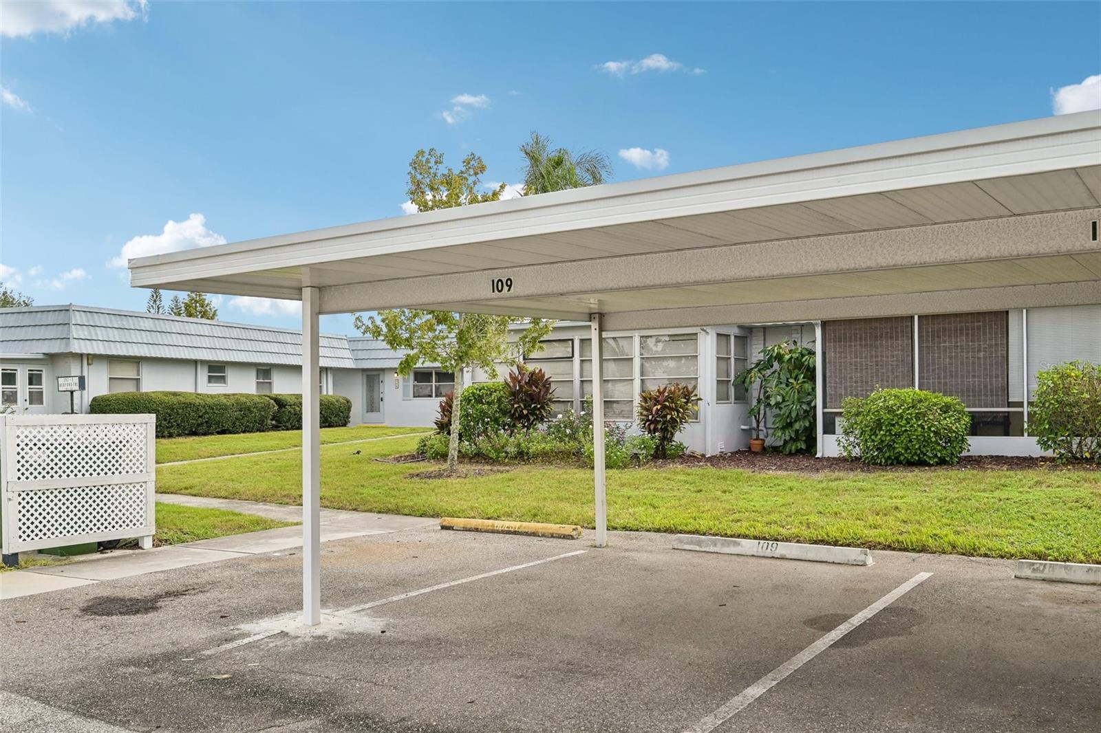 202 BEDFORD TRAIL, #109, Sun City Center, FL 33573