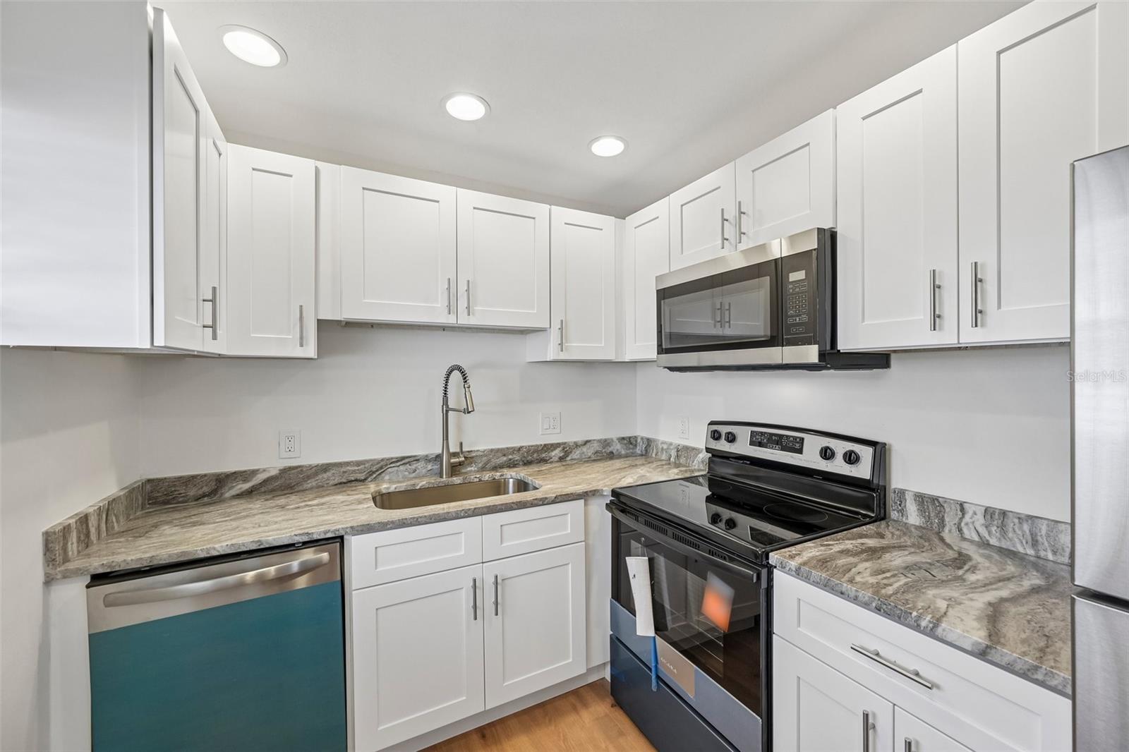 202 BEDFORD TRAIL, #109, Sun City Center, FL 33573