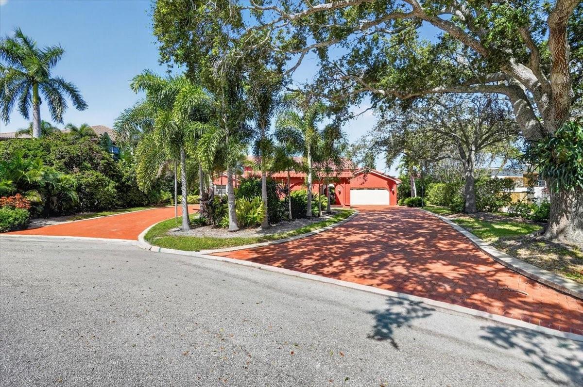 2278 KINGS POINT DRIVE, Largo, FL 33774