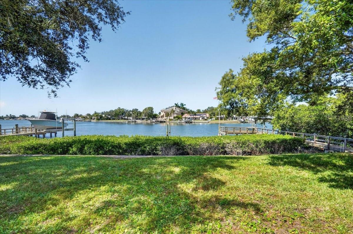 2278 KINGS POINT DRIVE, Largo, FL 33774