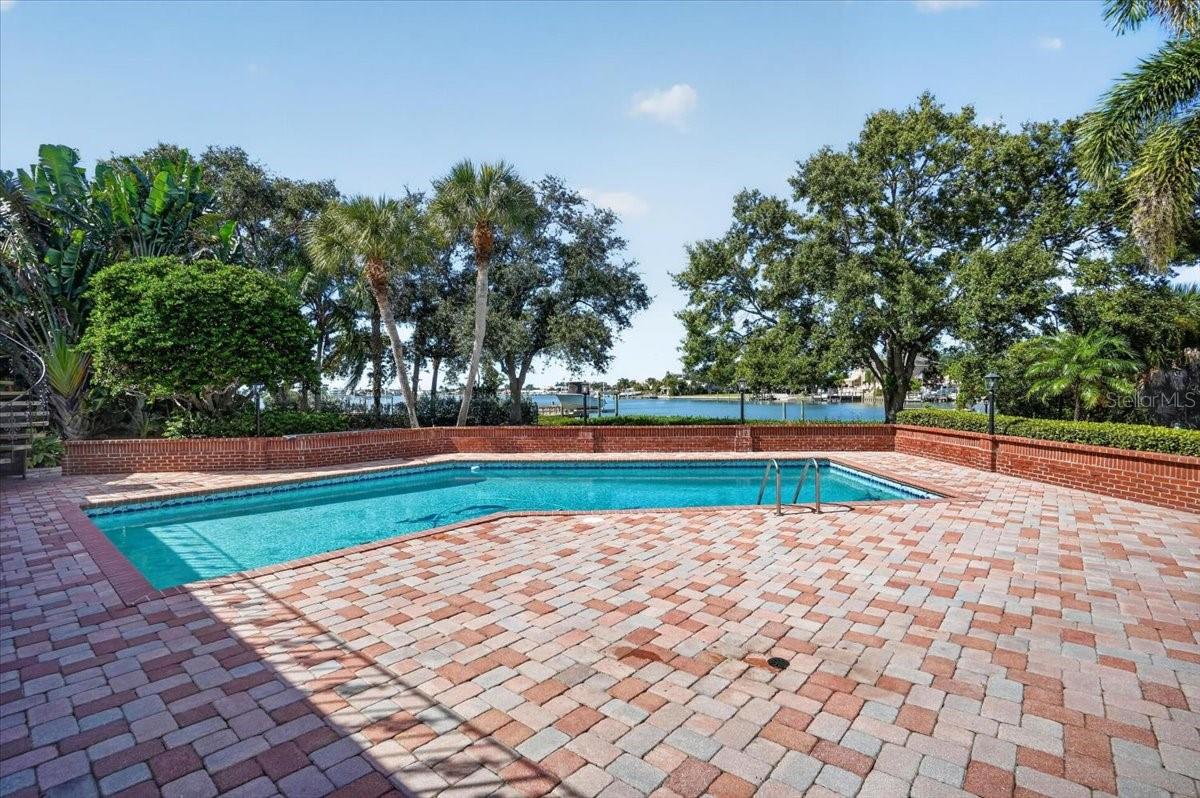 2278 KINGS POINT DRIVE, Largo, FL 33774