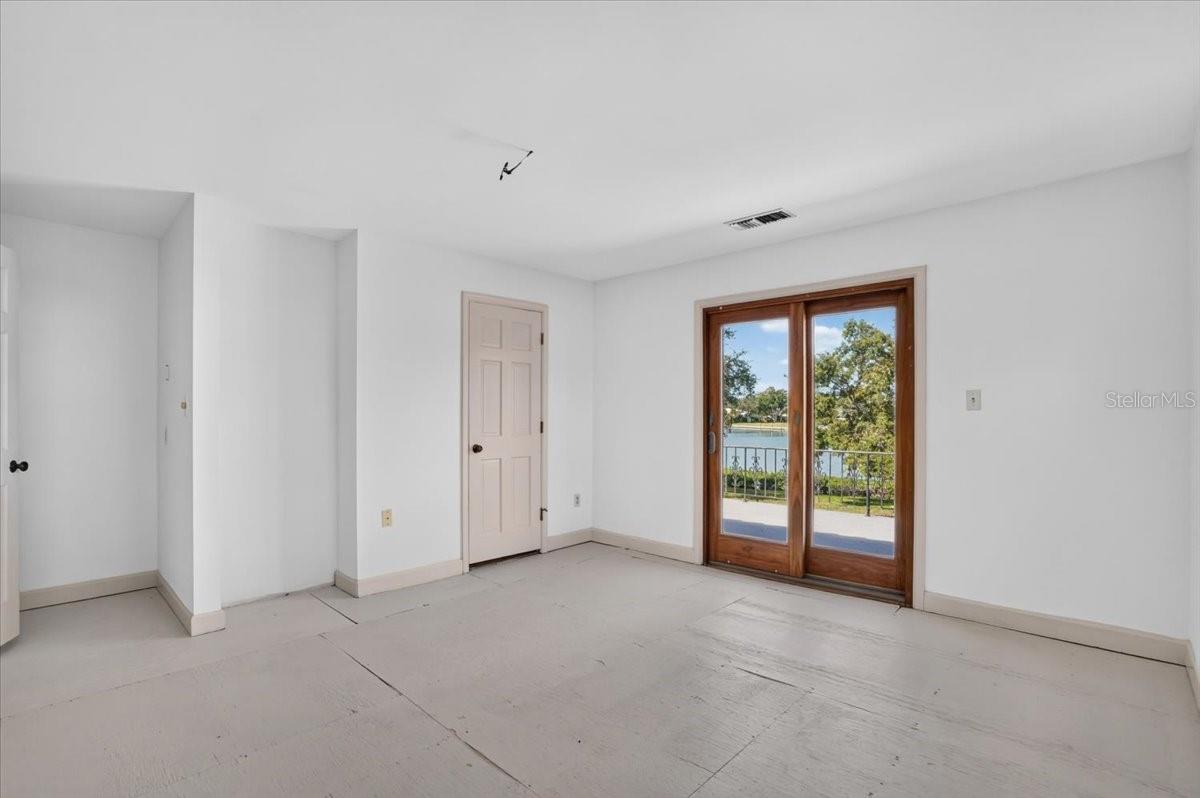 2278 KINGS POINT DRIVE, Largo, FL 33774