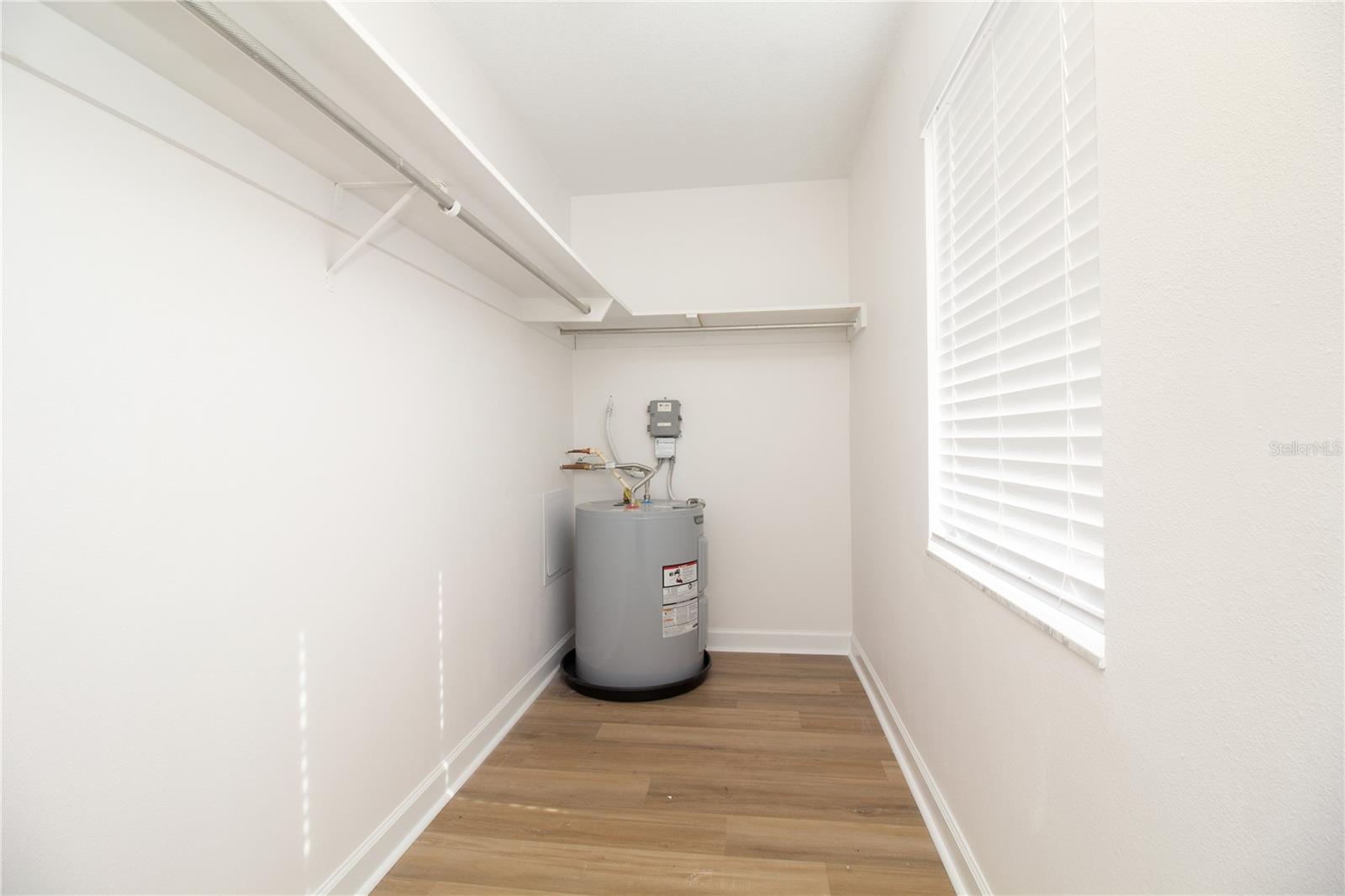 Walk-in closet - Bedroom