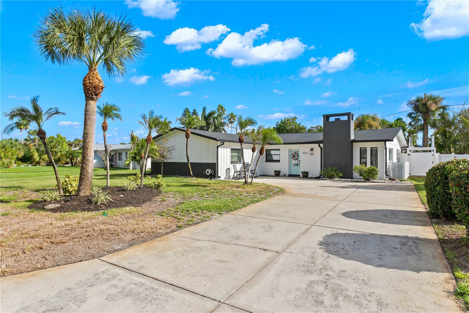 6947 S SHORE DRIVE, South Pasadena, FL 33707